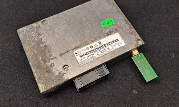 Volkswagen PASSAT CC Bluetooth control unit module 1Z0035729C