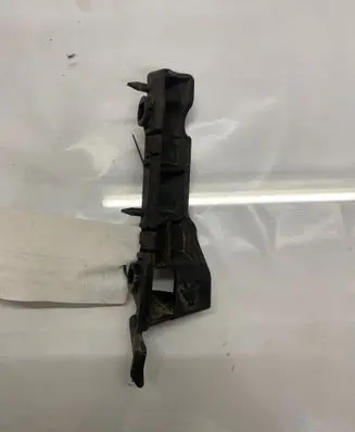 Audi A5 Sportback 8TA Front bumper mounting bracket 8T0807284A