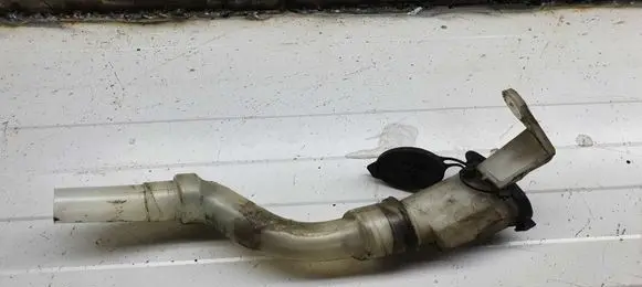 Toyota Previa (XR30, XR40) II Window washer liquid tank fill tube 001402