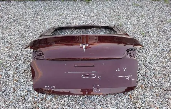 Tesla Model Y Tailgate/trunk/boot lid