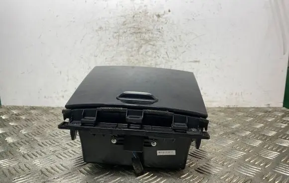 KIA Sorento Dashboard storage box/compartment 