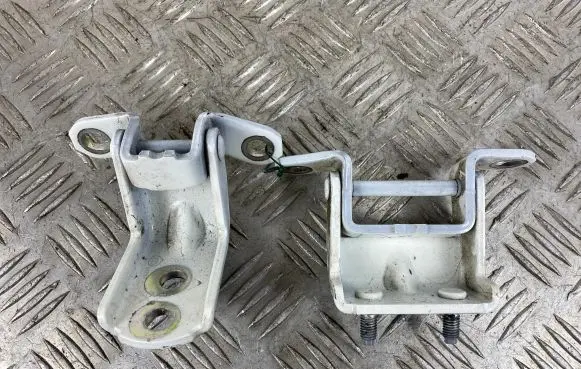 Nissan X-Trail T32 Rear door hinge set 
