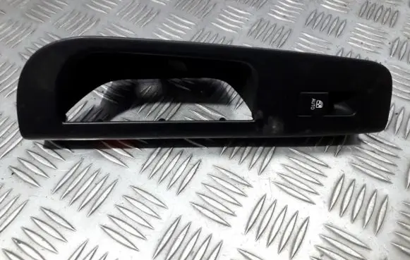 KIA Ceed Electric window control switch 833511H000 83351-1H000