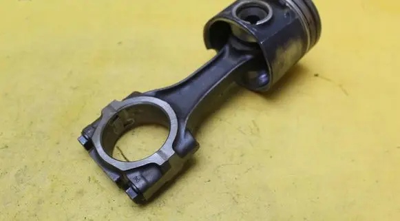 Fiat Ducato Piston with connecting rod