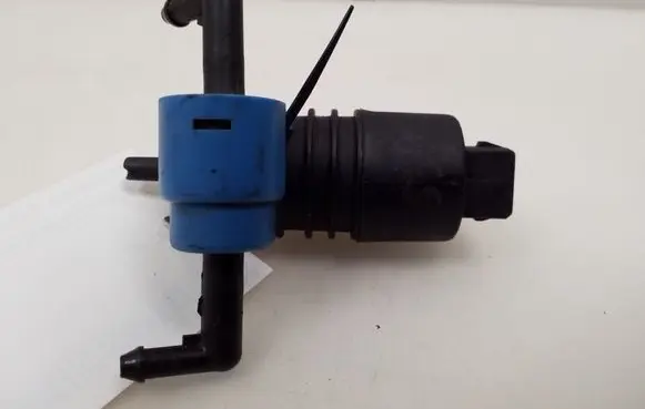 Opel Vectra C Windscreen/windshield washer pump 
