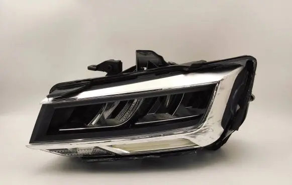 Audi Q2 - Headlight/headlamp 81A941011 L277996 Z9710911
