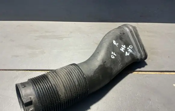 Mercedes-Benz ML W164 Air intake duct part A1645052061