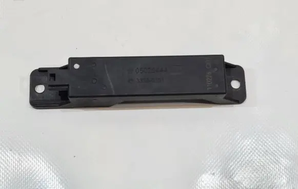 Jeep Grand Cherokee Keyless (KESSY) go control unit/module 05026444AA