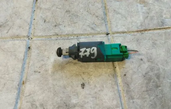 Clutch pedal sensor