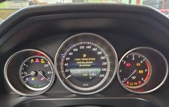 Speedometer (instrument cluster)