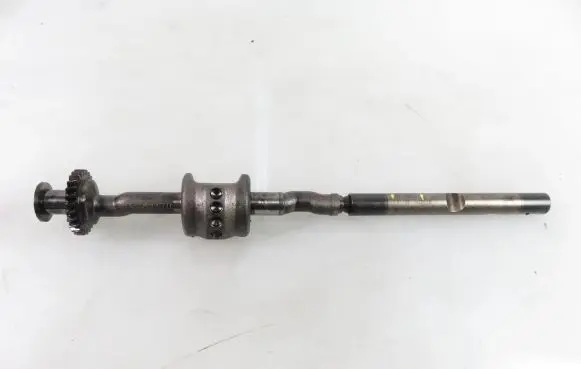 Volkswagen Touareg I Oil pump balance shaft 07Z103567A