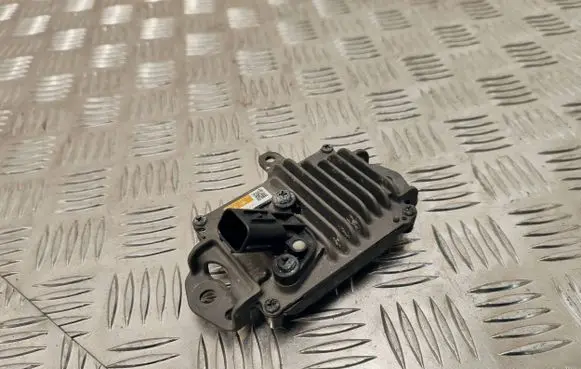 Toyota RAV 4 (XA50) Distronic sensor radar 8821033120 2301008016 801603611227