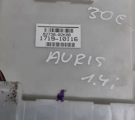 Toyota Auris 150 Fuse module 8273002K00 171910116