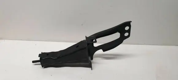 Volvo XC70 Front bumper mounting bracket