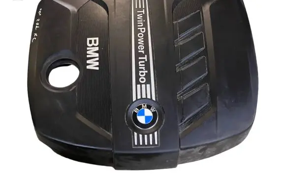 BMW 5 F10 F11 Engine cover (trim) 8510475 13718510475