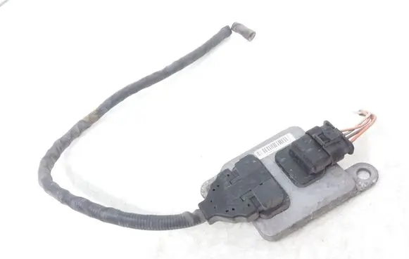 BMW 1 E81 E87 Lambda probe sensor 7587130 5WK96621K