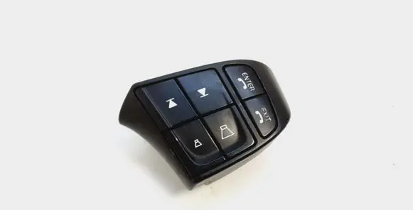 Volvo V70 Steering wheel buttons/switches 30739640