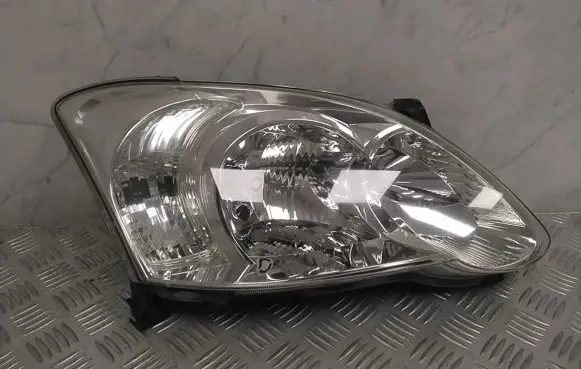 Toyota Corolla E120 E130 Headlight/headlamp 8111002380