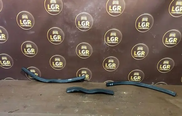 Mercedes-Benz C W204 Engine compartment rubber A2046280198 A2046280998