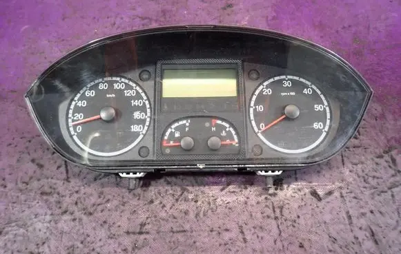 Speedometer (instrument cluster)