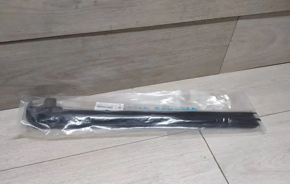 BMW 4 F32 F33 Rear door glass trim molding 7482778