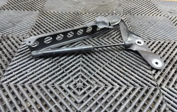 Audi A8 S8 D4 4H Engine bonnet/hood hinges 4H0823302D