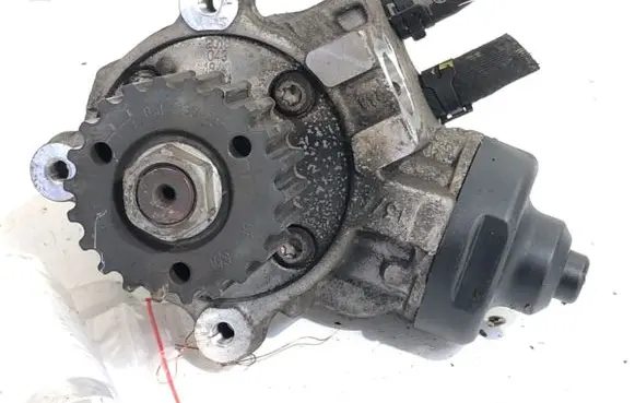 Skoda Rapid (NH) Fuel injection high pressure pump 04L130755E