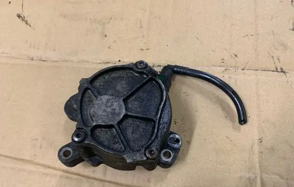 Volvo V50 Vacuum pump D1651A