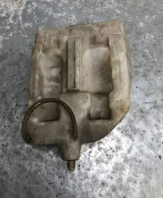 Mercedes-Benz E W210 Windshield washer fluid reservoir/tank 2108690920