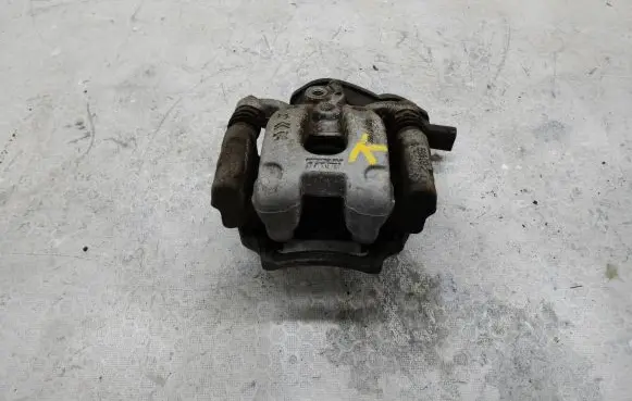 Opel Mokka B Rear brake caliper
