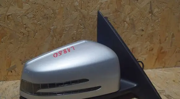 Mercedes-Benz C W204 Front door electric wing mirror