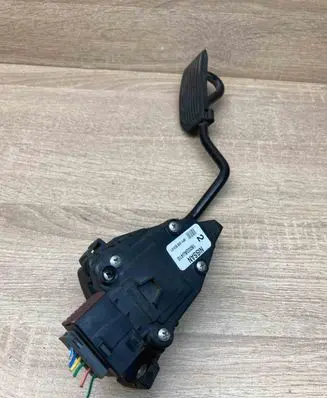 Nissan Primera Accelerator throttle pedal 18002AU410 6PV008620 WithPlug