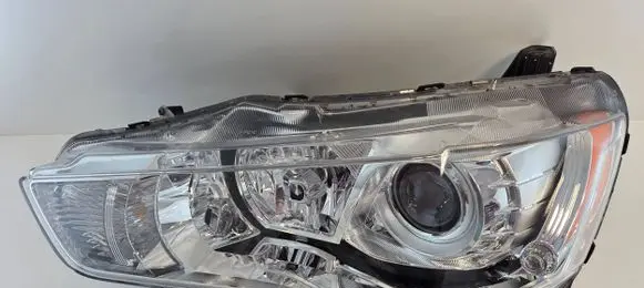 Mitsubishi Lancer VIII Headlight/headlamp