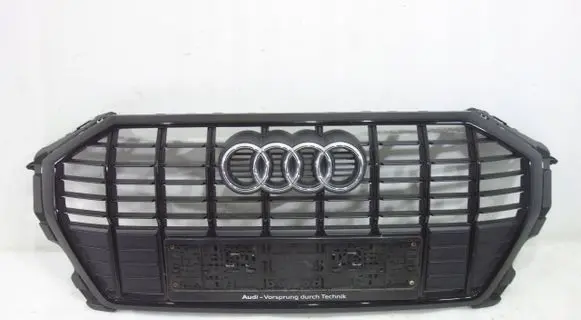 Audi Q3 8U Front bumper upper radiator grill 83A853651B