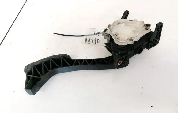 Volvo S70 V70 V70 XC Accelerator throttle pedal 9209746N 00776920