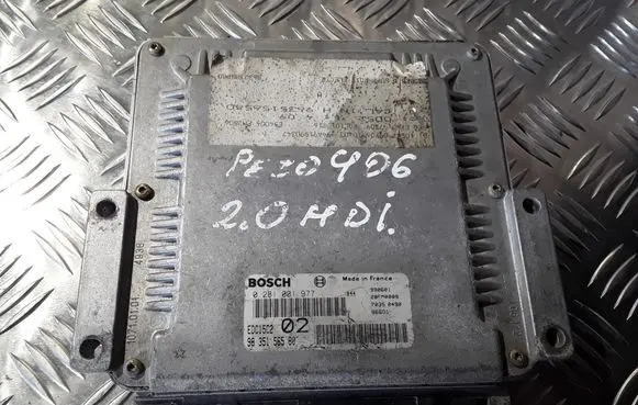 Peugeot 406 Engine control unit/module 0281001977 9635156580