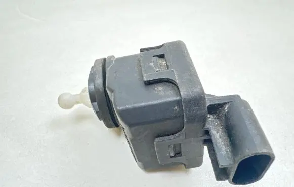 Chrysler PT Cruiser Headlight level adjustment motor 00737835