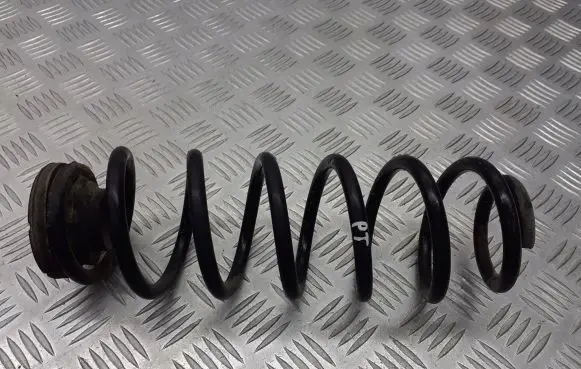 Volkswagen Polo IV 9N3 Rear coil spring