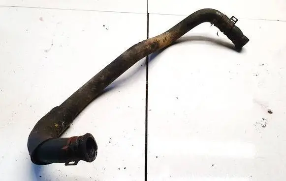 Engine coolant pipe/hose