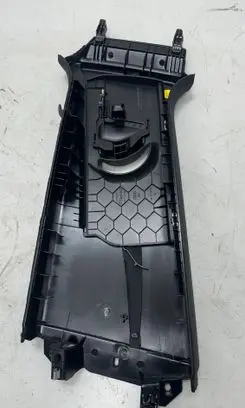 Audi e-tron (B) pillar trim (top) 4KE867244