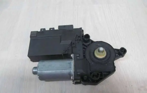 Citroen C8 Front door window regulator motor 1488741080 9200