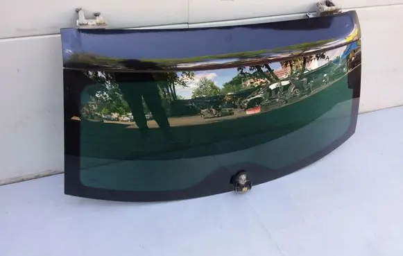 Volkswagen Touareg I Opening tailgate glass 