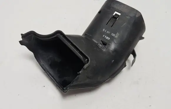 BMW 5 E60 E61 Air intake duct part 7521012 8574469 10991213