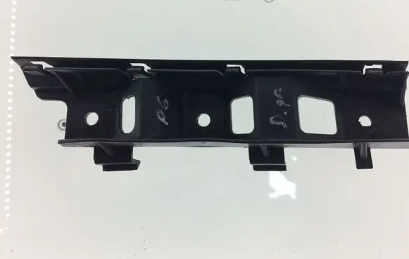 Volkswagen PASSAT B6 Front bumper mounting bracket 3C0807184