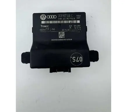 Volkswagen Golf V Gateway control module 3C0907530C 3C0907951A