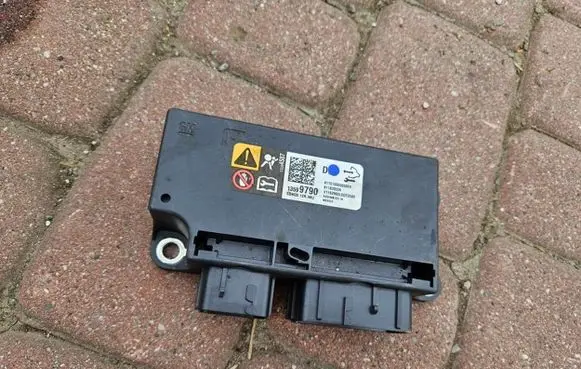 Opel Mokka X Airbag control unit/module 13599790