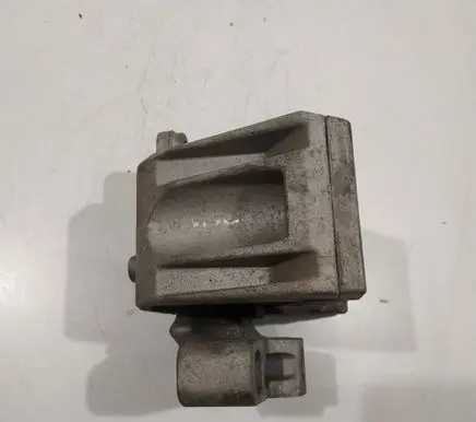 Volkswagen Golf IV Engine mount bracket 1J0199262