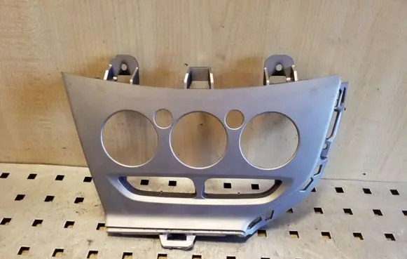 Ford Focus Climate control/heater control trim BM5118522