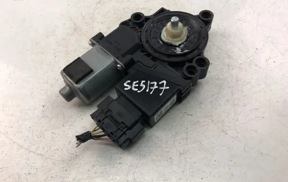 KIA Ceed Front door window regulator motor 83450A2010