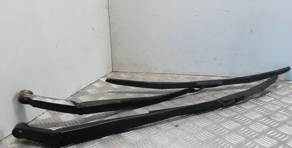 Toyota Land Cruiser (J150) Front wiper blade arm
